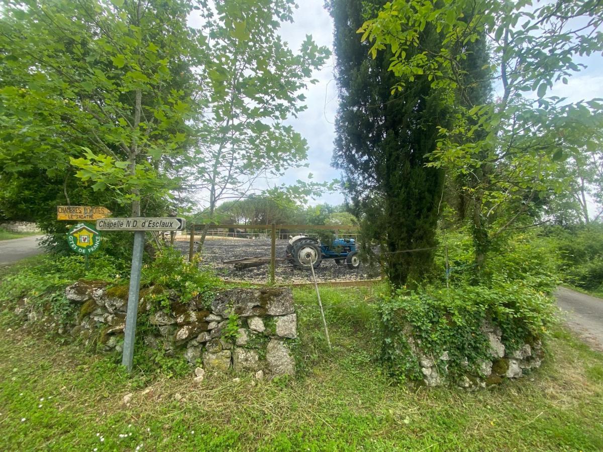 Studio pour 4 personnes au Sabathé Saint-Mezard Exterior foto